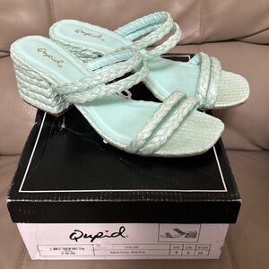 Qupid Raffia Sandals Size 8